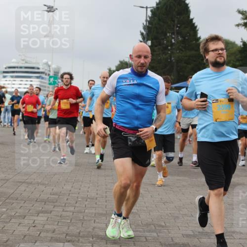 13.09.2026 - Kiel Lauf Andreas Tolksdorf http://msf.ph/oto/10410585 13.09.2026 10:01:34 Kiellinie 11910, 8, 38, 3399, 11940, 5923 meine-sportfotos.de