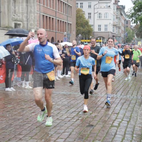 13.09.2026 - Kiel Lauf Yannick Fuchs http://msf.ph/oto/10410605 13.09.2026 10:41:23 Ziel 67, 849, 1494, 1704, 1785, 1933, 2388, 2531, 2647, 3363, 3960, 4062, 4436, 4732, 5335, 5726, 5753, 5839, 6461, 6654, 6993, 8155, 9398, 9455, 9947, 10066, 10307, 10739, 10867, 10883, 11228, 11333, 12034, 12039, 35, 973, 1342, 1427, 1781, 1971, 2499, 2561, 2818, 2825, 2892, 2898, 3257, 3415, 3464, 3535, 3841, 3952, 4131, 4286, 4431, 4527, 4624, 4662, 4691, 4712, 4797, 5043, 5319, 5388, 5509, 5916, 6340, 6461, 6504, 6565, 6654, 6793, 7405, 7615, 7655, 8246, 8955, 9349, 827 meine-sportfotos.de