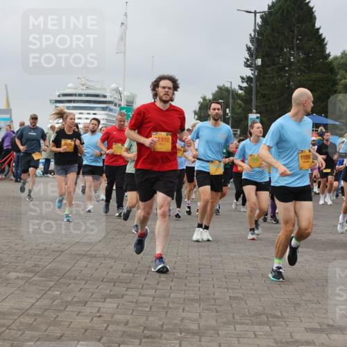 13.09.2026 - Kiel Lauf Andreas Tolksdorf http://msf.ph/oto/10410647 13.09.2026 10:01:36 Kiellinie 1910, 2035, 11098, 7542, 25, 3979 meine-sportfotos.de