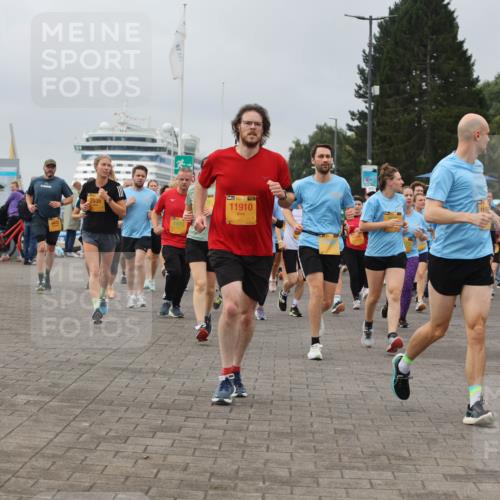 13.09.2026 - Kiel Lauf Andreas Tolksdorf http://msf.ph/oto/10410659 13.09.2026 10:01:36 Kiellinie 9433, 2035, 1973, 11910, 25, 3979 meine-sportfotos.de