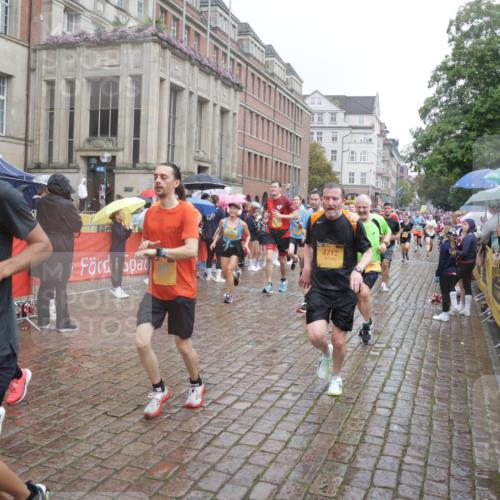 13.09.2026 - Kiel Lauf Yannick Fuchs http://msf.ph/oto/10410677 13.09.2026 10:41:26 Ziel 67, 827, 849, 1183, 1241, 1494, 1704, 1933, 2388, 2531, 2647, 3960, 4062, 4436, 4732, 4976, 5058, 5335, 5726, 5753, 5839, 6993, 8155, 9398, 9455, 9947, 10066, 10307, 10739, 10867, 10883, 11333, 11586, 11813, 12034, 12039, 35, 973, 1342, 1427, 1781, 1785, 1971, 2499, 2561, 2818, 2825, 2892, 2898, 3257, 3363, 3464, 3535, 3952, 4131, 4286, 4527, 4624, 4662, 4691, 4712, 4797, 5043, 5319, 5388, 5509, 5916, 6340, 6461, 6565, 6654, 7405, 7615, 7655, 8155, 8246, 8955, 9349, 9398 meine-sportfotos.de