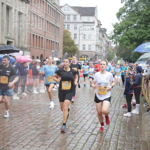 13.09.2026 - Kiel Lauf Yannick Fuchs http://msf.ph/oto/10410770 13.09.2026 10:41:30 Ziel 67, 827, 849, 1183, 1241, 1494, 1933, 2388, 2531, 2647, 3960, 4062, 4732, 4976, 5058, 5335, 5726, 5839, 6993, 9455, 9567, 10307, 10579, 10739, 10867, 11333, 11586, 11813, 12034, 12039, 973, 1342, 1704, 1781, 1785, 2561, 2818, 2825, 2892, 2898, 3363, 3464, 3952, 4286, 4436, 4527, 4624, 4662, 4691, 4797, 5319, 5388, 5509, 5753, 5839, 5916, 6340, 6461, 6565, 6654, 7405, 7615, 8155, 8246, 8955, 9349, 9398, 9947, 10066 meine-sportfotos.de