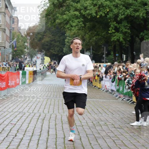 13.09.2026 - Kiel Lauf Yannick Fuchs http://msf.ph/oto/10410795 13.09.2026 09:35:19 Ziel 2761, 4638, 11904, 12484, 12832, 3168, 3766, 4361, 7414, 9380, 10461, 11719, 4589, 12278 meine-sportfotos.de