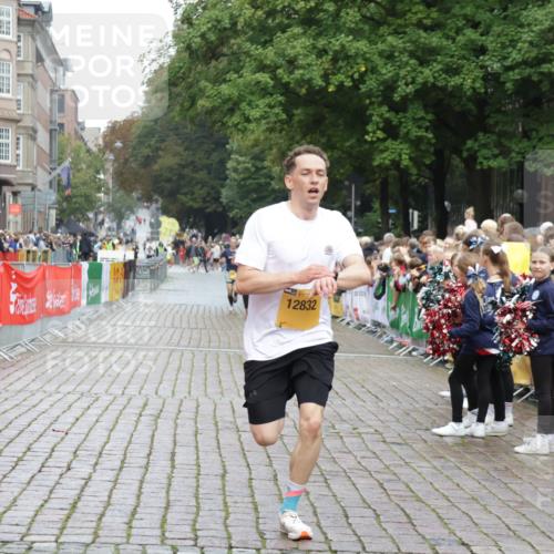 13.09.2026 - Kiel Lauf Yannick Fuchs http://msf.ph/oto/10410801 13.09.2026 09:35:19 Ziel 2761, 4638, 11904, 12484, 12832, 3168, 3766, 4361, 7414, 9380, 10461, 11719, 4589, 12278 meine-sportfotos.de
