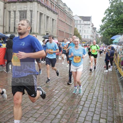 13.09.2026 - Kiel Lauf Yannick Fuchs http://msf.ph/oto/10410871 13.09.2026 10:41:36 Ziel 214, 604, 811, 827, 849, 1183, 1241, 1445, 1772, 2387, 2531, 2532, 3249, 3329, 3330, 4959, 4976, 5058, 5108, 5335, 6993, 9369, 9395, 9455, 9567, 10273, 10575, 10579, 11461, 11484, 11586, 11610, 11813, 12039, 12419, 67, 849, 973, 1494, 1704, 1781, 1785, 1933, 2388, 2647, 2825, 2892, 3363, 3952, 3960, 4062, 4286, 4436, 4527, 4624, 4662, 4691, 4732, 4797, 5335, 5726, 5753, 5839, 5916, 6340, 6461, 6565, 6654, 6993, 7405, 7615, 8155, 9349, 9398, 9947, 10066, 10307 meine-sportfotos.de