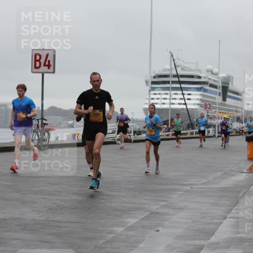 13.09.2026 - Kiel Lauf Andreas Tolksdorf http://msf.ph/oto/10410891 13.09.2026 11:43:45 Kiellinie 9464, 4, 7084, 3 meine-sportfotos.de
