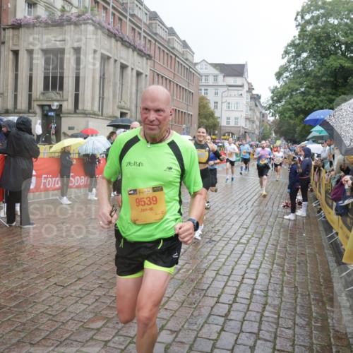 13.09.2026 - Kiel Lauf Yannick Fuchs http://msf.ph/oto/10410906 13.09.2026 10:41:38 Ziel 214, 604, 811, 827, 1183, 1241, 1445, 1772, 2387, 2532, 3249, 3329, 3330, 4959, 4976, 5058, 5108, 9369, 9395, 9567, 10273, 10575, 10579, 10960, 11336, 11461, 11484, 11586, 11610, 11813, 11858, 12039, 12419, 67, 849, 973, 1494, 1704, 1781, 1785, 1933, 2388, 2531, 2647, 2825, 2892, 3363, 3952, 3960, 4062, 4286, 4436, 4527, 4662, 4691, 4732, 4797, 5335, 5726, 5753, 5839, 5916, 6340, 6461, 6565, 6654, 6993, 7405, 7615, 8155, 9349, 9398, 9947, 10066, 10307 meine-sportfotos.de