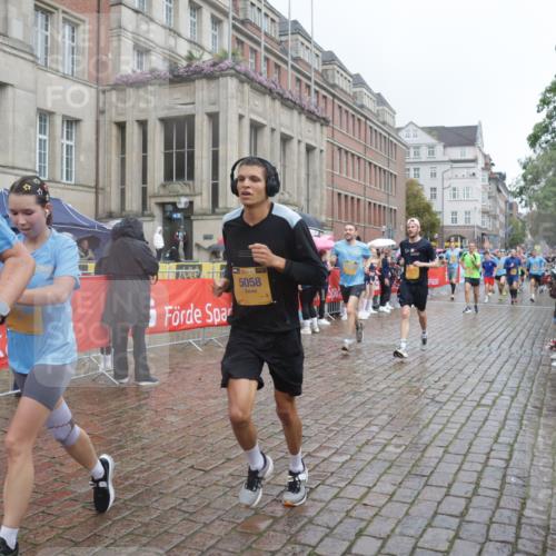 13.09.2026 - Kiel Lauf Yannick Fuchs http://msf.ph/oto/10411086 13.09.2026 10:42:05 Ziel 150, 580, 1416, 1755, 2375, 2665, 2667, 2819, 3188, 3212, 3372, 3985, 4399, 4475, 4513, 4604, 5155, 5265, 5322, 5669, 5749, 6175, 6236, 6587, 6656, 7051, 7475, 7923, 8034, 8547, 8981, 9147, 9391, 9595, 9912, 9920, 10452, 10725, 10877, 11021, 12639, 214, 604, 698, 811, 1183, 1206, 1241, 1330, 1445, 1507, 1772, 2013, 2387, 2532, 2535, 2547, 2927, 3249, 3329, 3330, 3351, 4559, 4895, 4959, 5058, 5108, 5158, 6165, 6564, 6656, 6917, 6960, 239, 2224, 2314 meine-sportfotos.de