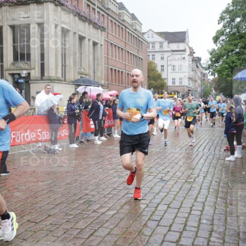 13.09.2026 - Kiel Lauf Yannick Fuchs http://msf.ph/oto/10411312 13.09.2026 10:42:22 Ziel 239, 294, 1245, 1328, 1638, 2224, 2314, 2820, 2972, 3254, 3367, 4919, 5636, 5802, 5877, 6020, 6677, 6678, 7299, 7586, 8304, 8318, 9135, 9152, 9548, 9635, 9712, 10465, 10625, 11148, 11175, 12619, 150, 580, 1206, 1330, 1416, 1507, 1755, 2013, 2375, 2535, 2547, 2665, 2667, 2819, 2927, 3188, 3212, 3372, 3985, 4399, 4475, 4513, 4559, 4604, 5155, 5265, 5322, 5669, 5749, 6175, 6236, 6564, 6587, 6656, 6917, 757, 2507, 3821, 4451, 811, 3351, 10960 meine-sportfotos.de