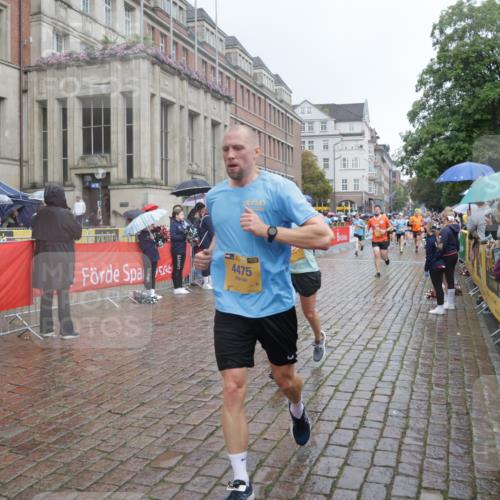 13.09.2026 - Kiel Lauf Yannick Fuchs http://msf.ph/oto/10411528 13.09.2026 10:42:41 Ziel 1680, 1975, 2239, 2273, 2507, 3036, 3474, 3821, 4451, 5450, 5476, 5911, 5933, 5952, 6147, 6196, 6320, 6567, 6615, 6839, 7014, 7685, 7692, 8418, 8458, 8635, 8758, 8759, 8847, 10112, 10272, 10328, 10558, 10711, 11164, 11770, 12001, 12155, 150, 239, 294, 757, 1245, 1328, 1638, 2224, 2314, 2665, 2745, 2820, 2972, 3254, 3367, 4034, 4320, 4352, 4399, 4475, 4513, 4919, 5155, 5636, 5669, 5802, 5877, 6020, 6088, 6587, 6677, 6678, 7187, 7299, 7586, 8304, 9152, 2427, 5155 meine-sportfotos.de