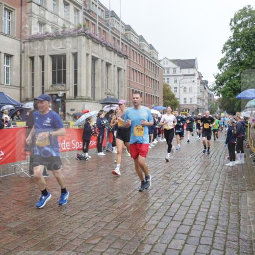 13.09.2026 - Kiel Lauf Yannick Fuchs http://msf.ph/oto/10411734 13.09.2026 10:42:55 Ziel 1975, 2481, 2627, 2999, 3248, 3260, 3572, 3584, 4120, 5298, 5814, 6121, 6129, 6136, 6320, 6567, 7188, 7422, 7555, 7657, 7692, 7814, 8287, 8759, 9177, 9341, 10485, 10667, 11129, 11146, 11643, 11726, 11984, 12208, 12279, 12825, 12827, 757, 1245, 1638, 1680, 1975, 2224, 2239, 2273, 2314, 2507, 2745, 3036, 3474, 3821, 4034, 4320, 4352, 4451, 5450, 5476, 5636, 5877, 5911, 5933, 5952, 6088, 6147, 6196, 6320, 6567, 6615, 6839, 7014, 7187, 7299, 7586, 7685, 8304, 9152, 2427, 5437 meine-sportfotos.de