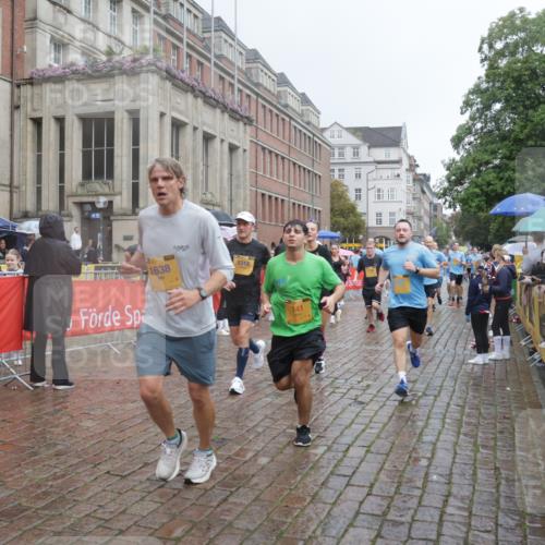 13.09.2026 - Kiel Lauf Yannick Fuchs http://msf.ph/oto/10411819 13.09.2026 10:43:00 Ziel 1290, 1931, 2427, 2481, 2502, 2627, 2999, 3248, 3572, 4120, 4825, 5298, 5437, 5814, 6121, 6179, 7188, 7555, 7657, 7814, 8287, 9177, 9483, 9627, 10485, 11129, 11146, 11344, 11643, 11726, 11984, 12187, 12279, 12480, 12827, 757, 1638, 1680, 1975, 2239, 2273, 2507, 2745, 3036, 3260, 3474, 3584, 3821, 4034, 4320, 4352, 4451, 5450, 5476, 5636, 5877, 5911, 5933, 5952, 6088, 6129, 6136, 6147, 6196, 6320, 6567, 6615, 6839, 7014, 7187, 7685, 7692, 1178, 2131, 2887 meine-sportfotos.de