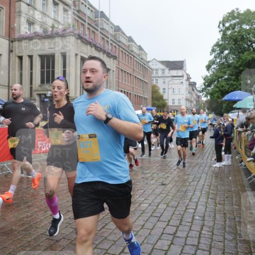 13.09.2026 - Kiel Lauf Yannick Fuchs http://msf.ph/oto/10411833 13.09.2026 10:43:01 Ziel 1290, 1931, 2427, 2481, 2502, 2627, 2999, 3248, 3572, 4120, 4825, 5298, 5437, 5814, 6121, 6179, 6439, 7188, 7555, 7814, 8287, 9177, 9483, 9627, 10485, 11129, 11146, 11344, 11643, 11726, 11984, 12187, 12279, 12480, 12827, 757, 1638, 1680, 1975, 2239, 2273, 2507, 2745, 2999, 3036, 3260, 3474, 3584, 3821, 4034, 4320, 4352, 4451, 5450, 5476, 5636, 5877, 5911, 5933, 5952, 6088, 6129, 6136, 6147, 6196, 6320, 6567, 6615, 6839, 7014, 7187, 7685, 7692, 485, 1178, 2131, 2887 meine-sportfotos.de