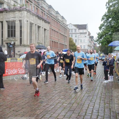 13.09.2026 - Kiel Lauf Yannick Fuchs http://msf.ph/oto/10411837 13.09.2026 10:43:02 Ziel 1290, 1931, 2427, 2481, 2502, 2627, 3248, 3572, 4120, 4825, 5298, 5414, 5437, 5814, 6121, 6179, 6439, 7188, 7555, 7814, 8287, 9177, 9483, 9627, 10485, 11129, 11146, 11344, 11643, 11726, 11971, 11984, 12187, 12279, 12480, 12827, 757, 1680, 1975, 2239, 2273, 2507, 2745, 2999, 3036, 3260, 3474, 3584, 3821, 4034, 4320, 4352, 4451, 5450, 5476, 5636, 5814, 5877, 5911, 5933, 5952, 6088, 6129, 6136, 6147, 6196, 6320, 6567, 6615, 6839, 7014, 7187, 7685, 7692, 485, 1178, 2131, 2887 meine-sportfotos.de