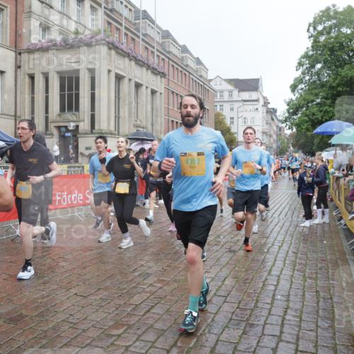 13.09.2026 - Kiel Lauf Yannick Fuchs http://msf.ph/oto/10411867 13.09.2026 10:43:04 Ziel 1290, 1931, 2376, 2427, 2481, 2502, 2627, 3248, 3572, 3976, 4825, 5298, 5414, 5437, 6121, 6179, 6439, 7188, 7555, 7814, 8287, 9177, 9483, 9627, 11129, 11146, 11344, 11643, 11726, 11971, 11984, 12165, 12187, 12279, 12480, 12824, 12827, 757, 1680, 1975, 2239, 2273, 2507, 2745, 2999, 3036, 3260, 3474, 3584, 3821, 4034, 4120, 4320, 4352, 4451, 5450, 5476, 5814, 5911, 5933, 5952, 6088, 6129, 6136, 6147, 6196, 6320, 6567, 6615, 6839, 7014, 7685, 7692, 485, 681, 1178, 2131, 2887 meine-sportfotos.de
