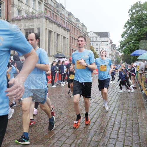 13.09.2026 - Kiel Lauf Yannick Fuchs http://msf.ph/oto/10411874 13.09.2026 10:43:05 Ziel 1290, 1931, 2376, 2427, 2481, 2502, 2627, 3248, 3572, 3976, 4825, 5298, 5414, 5437, 6121, 6139, 6179, 6439, 7188, 7555, 7814, 8287, 9177, 9483, 9627, 9632, 10812, 11129, 11146, 11344, 11643, 11726, 11971, 11984, 12165, 12187, 12279, 12480, 12824, 757, 1680, 1975, 2239, 2273, 2507, 2999, 3036, 3260, 3474, 3584, 3821, 4120, 4320, 4352, 4451, 5450, 5476, 5814, 5911, 5933, 5952, 6088, 6129, 6136, 6147, 6196, 6320, 6567, 6615, 6839, 7014, 7685, 7692, 485, 681, 1178, 2131, 2887 meine-sportfotos.de