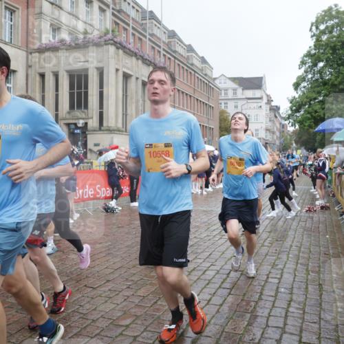 13.09.2026 - Kiel Lauf Yannick Fuchs http://msf.ph/oto/10411884 13.09.2026 10:43:05 Ziel 1290, 1931, 2376, 2427, 2481, 2502, 2627, 3248, 3572, 3976, 4825, 5298, 5414, 5437, 6121, 6139, 6179, 6439, 7188, 7555, 7814, 8287, 9177, 9483, 9627, 9632, 10812, 11129, 11146, 11344, 11643, 11726, 11971, 11984, 12165, 12187, 12279, 12480, 12824, 757, 1680, 1975, 2239, 2273, 2507, 2999, 3036, 3260, 3474, 3584, 3821, 4120, 4320, 4352, 4451, 5450, 5476, 5814, 5911, 5933, 5952, 6088, 6129, 6136, 6147, 6196, 6320, 6567, 6615, 6839, 7014, 7685, 7692, 485, 681, 1178, 2131, 2887 meine-sportfotos.de