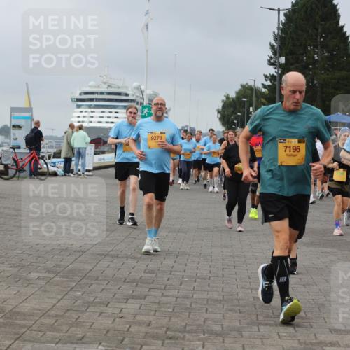 13.09.2026 - Kiel Lauf Andreas Tolksdorf http://msf.ph/oto/10411956 13.09.2026 10:02:20 Kiellinie 9279, 38, 8273, 7196 meine-sportfotos.de