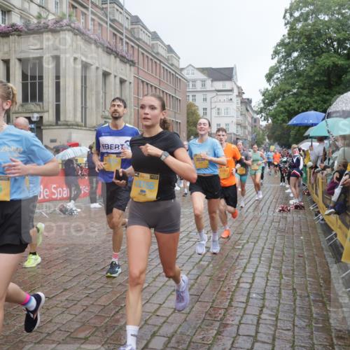 13.09.2026 - Kiel Lauf Yannick Fuchs http://msf.ph/oto/10412014 13.09.2026 10:43:14 Ziel 245, 534, 610, 1069, 1121, 1178, 1290, 1931, 2376, 2502, 2633, 2887, 2954, 3169, 3911, 3976, 4124, 4825, 5070, 5414, 5679, 6139, 6231, 6439, 6492, 6655, 6713, 7262, 8038, 8511, 9627, 9632, 10812, 10955, 11010, 11162, 11635, 11971, 12040, 12165, 12480, 12824, 1680, 1975, 2239, 2273, 2427, 2481, 2627, 2999, 3036, 3248, 3260, 3572, 3584, 4120, 5298, 5437, 5450, 5814, 5911, 5933, 6121, 6129, 6136, 6147, 6320, 6567, 6839, 7014, 7685, 7692, 485, 681, 2131 meine-sportfotos.de