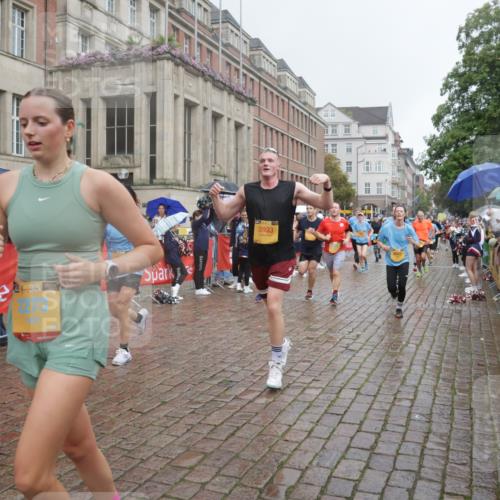 13.09.2026 - Kiel Lauf Yannick Fuchs http://msf.ph/oto/10412067 13.09.2026 10:43:17 Ziel 245, 485, 534, 610, 1069, 1121, 1178, 2119, 2131, 2376, 2633, 2887, 2954, 3169, 3911, 3976, 4124, 4218, 4282, 5070, 5414, 5679, 6139, 6231, 6492, 6655, 6713, 7262, 8038, 8488, 8511, 8825, 9632, 10812, 10955, 11010, 11162, 11566, 11635, 11971, 12040, 12165, 12824, 1290, 1931, 1975, 2239, 2273, 2427, 2481, 2502, 2627, 2999, 3248, 3260, 3572, 3584, 4120, 4825, 5298, 5414, 5437, 5450, 5814, 5911, 5933, 6121, 6129, 6136, 6147, 6320, 6567, 6839, 7692, 681 meine-sportfotos.de