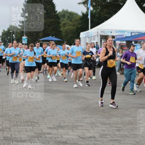 13.09.2026 - Kiel Lauf Andreas Tolksdorf http://msf.ph/oto/10412102 13.09.2026 10:02:25 Kiellinie 3061, 8555, 7757 meine-sportfotos.de