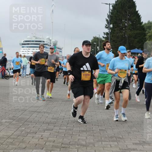 13.09.2026 - Kiel Lauf Andreas Tolksdorf http://msf.ph/oto/10412145 13.09.2026 10:02:28 Kiellinie 1988, 84, 3337, 11016, 39, 8910, 5406 meine-sportfotos.de