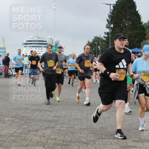 13.09.2026 - Kiel Lauf Andreas Tolksdorf http://msf.ph/oto/10412155 13.09.2026 10:02:29 Kiellinie 11988, 3337, 1486, 1016, 8910, 5794, 13, 5406 meine-sportfotos.de