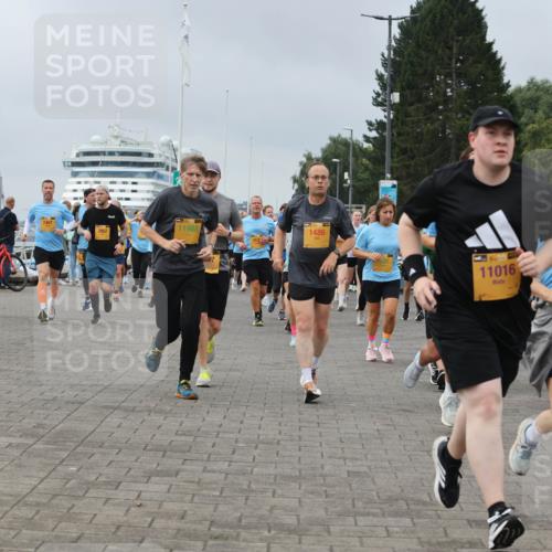 13.09.2026 - Kiel Lauf Andreas Tolksdorf http://msf.ph/oto/10412162 13.09.2026 10:02:29 Kiellinie 11988, 1486, 1, 39, 11016, 39, 8910 meine-sportfotos.de