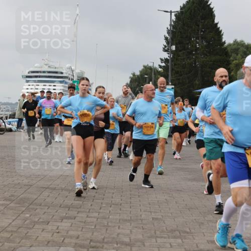 13.09.2026 - Kiel Lauf Andreas Tolksdorf http://msf.ph/oto/10412301 13.09.2026 10:02:42 Kiellinie 1094, 10116, 10124, 326, 9663, 9955 meine-sportfotos.de