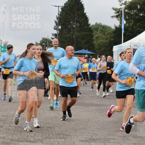 13.09.2026 - Kiel Lauf Andreas Tolksdorf http://msf.ph/oto/10412316 13.09.2026 10:02:43 Kiellinie 1094, 76, 8326, 39, 10124, 428, 38, 3429 meine-sportfotos.de