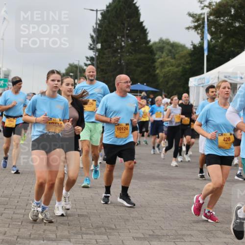 13.09.2026 - Kiel Lauf Andreas Tolksdorf http://msf.ph/oto/10412318 13.09.2026 10:02:43 Kiellinie 1094, 39, 10116, 326, 10124, 39, 428, 38, 3429 meine-sportfotos.de