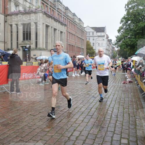 13.09.2026 - Kiel Lauf Yannick Fuchs http://msf.ph/oto/10412441 13.09.2026 10:43:40 Ziel 149, 1536, 2317, 3123, 4143, 4493, 4541, 4669, 4850, 4941, 5059, 5127, 5419, 6368, 6716, 7351, 8037, 9281, 9337, 9823, 10247, 10683, 11067, 11213, 11438, 11774, 12763, 12778, 245, 485, 534, 610, 681, 1069, 1121, 1178, 1290, 1500, 1720, 1780, 1931, 2119, 2131, 2376, 2502, 2633, 2680, 2800, 2887, 2954, 3132, 3169, 3911, 3976, 4124, 4218, 4282, 4690, 4718, 4825, 5070, 5222, 5414, 5679, 5715, 5848, 6079, 6139, 6231, 6422, 6492, 6536, 6655, 1977, 5437 meine-sportfotos.de