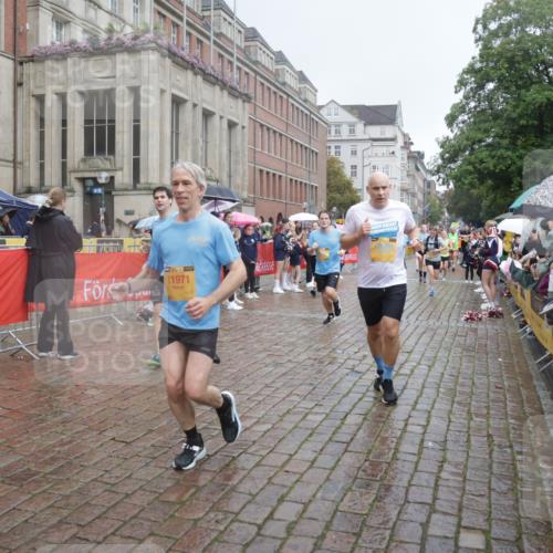 13.09.2026 - Kiel Lauf Yannick Fuchs http://msf.ph/oto/10412445 13.09.2026 10:43:41 Ziel 149, 1029, 1536, 2317, 3123, 3292, 4143, 4493, 4541, 4669, 4850, 4941, 5059, 5127, 5419, 6368, 6716, 7351, 8037, 9281, 9337, 9823, 10247, 10683, 11067, 11213, 11438, 11774, 12763, 12778, 245, 485, 534, 610, 681, 1069, 1121, 1178, 1500, 1720, 1780, 2119, 2131, 2376, 2633, 2680, 2800, 2887, 2954, 3132, 3169, 3911, 3976, 4124, 4218, 4282, 4690, 4718, 5070, 5222, 5414, 5679, 5715, 5848, 6079, 6139, 6231, 6422, 6492, 6536, 6655, 1977, 5437 meine-sportfotos.de