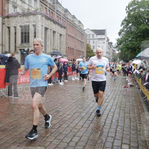 13.09.2026 - Kiel Lauf Yannick Fuchs http://msf.ph/oto/10412448 13.09.2026 10:43:41 Ziel 149, 1029, 1536, 2317, 3123, 3292, 4143, 4493, 4541, 4669, 4850, 4941, 5059, 5127, 5419, 6368, 6716, 7351, 8037, 9281, 9337, 9823, 10247, 10683, 11067, 11213, 11438, 11774, 12763, 12778, 245, 485, 534, 610, 681, 1069, 1121, 1178, 1500, 1720, 1780, 2119, 2131, 2376, 2633, 2680, 2800, 2887, 2954, 3132, 3169, 3911, 3976, 4124, 4218, 4282, 4690, 4718, 5070, 5222, 5414, 5679, 5715, 5848, 6079, 6139, 6231, 6422, 6492, 6536, 6655, 1977, 5437 meine-sportfotos.de
