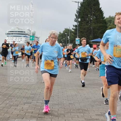 13.09.2026 - Kiel Lauf Andreas Tolksdorf http://msf.ph/oto/10412496 13.09.2026 10:02:57 Kiellinie 10241, 1044, 5052, 5626 meine-sportfotos.de
