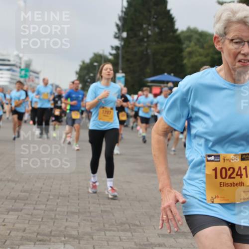 13.09.2026 - Kiel Lauf Andreas Tolksdorf http://msf.ph/oto/10412522 13.09.2026 10:02:58 Kiellinie 1287, 38, 10241 meine-sportfotos.de