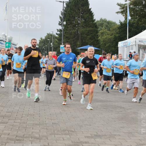 13.09.2026 - Kiel Lauf Andreas Tolksdorf http://msf.ph/oto/10412559 13.09.2026 10:03:01 Kiellinie 34, 341, 12184, 1587, 12500, 2752, 1208, 11699, 84, 90 meine-sportfotos.de