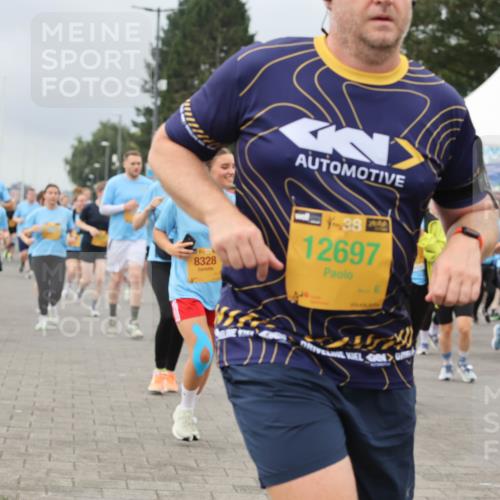 13.09.2026 - Kiel Lauf Andreas Tolksdorf http://msf.ph/oto/10412656 13.09.2026 10:03:10 Kiellinie 8328, 38, 12697, 2771 meine-sportfotos.de