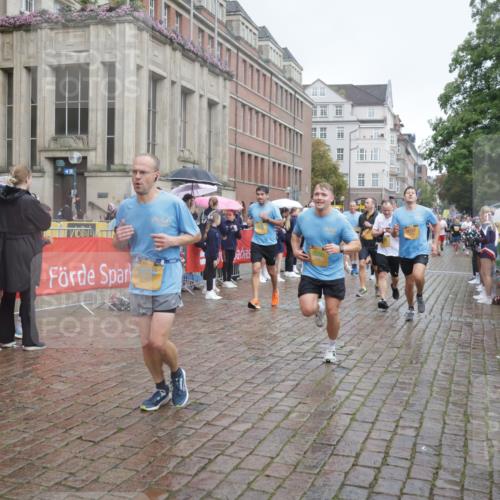 13.09.2026 - Kiel Lauf Yannick Fuchs http://msf.ph/oto/10412713 13.09.2026 10:44:11 Ziel 202, 318, 702, 939, 1242, 1379, 1839, 1956, 2729, 2873, 3186, 3573, 3918, 4422, 5711, 5859, 6059, 6184, 7114, 7534, 7872, 7900, 9056, 9082, 9229, 9979, 10405, 10406, 11019, 11195, 11205, 11262, 11277, 11431, 11784, 12152, 12382, 12384, 12386, 12440, 56, 149, 202, 305, 371, 1029, 1118, 1215, 1977, 2316, 2317, 2653, 2861, 2971, 3258, 3292, 3308, 3734, 3806, 4669, 4728, 4746, 4850, 5059, 5419, 6368, 6716, 7351, 1275, 1439 meine-sportfotos.de