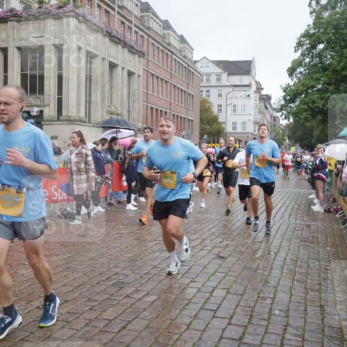 13.09.2026 - Kiel Lauf Yannick Fuchs http://msf.ph/oto/10412718 13.09.2026 10:44:11 Ziel 202, 318, 702, 939, 1242, 1379, 1839, 1956, 2729, 2873, 3186, 3573, 3918, 4422, 5711, 5859, 6059, 6184, 7114, 7534, 7872, 7900, 9056, 9082, 9229, 9979, 10405, 10406, 11019, 11195, 11205, 11262, 11277, 11431, 11784, 12152, 12382, 12384, 12386, 12440, 56, 149, 202, 305, 371, 1029, 1118, 1215, 1977, 2316, 2317, 2653, 2861, 2971, 3258, 3292, 3308, 3734, 3806, 4669, 4728, 4746, 4850, 5059, 5419, 6368, 6716, 7351, 1275, 1439 meine-sportfotos.de