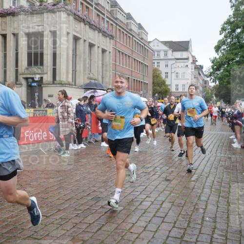 13.09.2026 - Kiel Lauf Yannick Fuchs http://msf.ph/oto/10412719 13.09.2026 10:44:11 Ziel 202, 318, 702, 939, 1242, 1379, 1839, 1956, 2729, 2873, 3186, 3573, 3918, 4422, 5711, 5859, 6059, 6184, 7114, 7534, 7872, 7900, 9056, 9082, 9229, 9979, 10405, 10406, 11019, 11195, 11205, 11262, 11277, 11431, 11784, 12152, 12382, 12384, 12386, 12440, 56, 149, 202, 305, 371, 1029, 1118, 1215, 1977, 2316, 2317, 2653, 2861, 2971, 3258, 3292, 3308, 3734, 3806, 4669, 4728, 4746, 4850, 5059, 5419, 6368, 6716, 7351, 1275, 1439 meine-sportfotos.de
