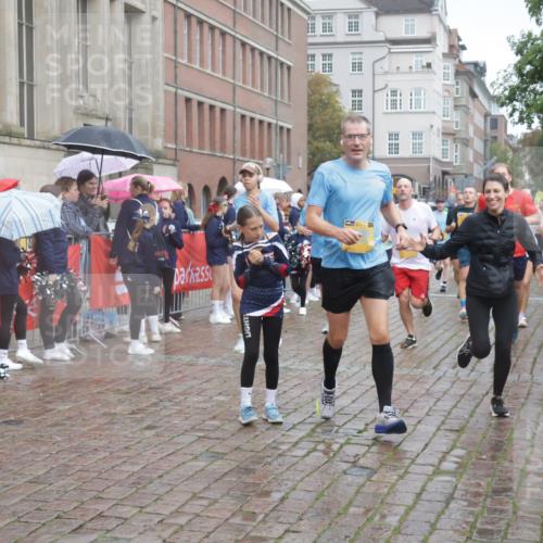 13.09.2026 - Kiel Lauf Yannick Fuchs http://msf.ph/oto/10412794 13.09.2026 10:44:17 Ziel 702, 939, 1242, 1379, 1439, 1839, 2729, 2826, 2873, 3186, 3469, 3918, 5183, 5697, 5711, 5740, 5778, 5859, 6059, 6229, 6611, 7114, 7250, 7291, 7504, 7534, 7872, 7900, 9056, 9082, 9229, 9286, 9401, 10205, 10405, 10406, 11019, 11195, 11205, 11262, 11352, 11538, 11784, 11940, 12152, 12382, 12384, 12386, 12839, 56, 202, 305, 318, 371, 939, 1029, 1118, 1215, 1242, 1956, 1977, 2316, 2653, 2861, 2971, 3258, 3292, 3308, 3573, 3734, 3806, 4422, 4669, 4728, 4746, 5059, 6368, 1275 meine-sportfotos.de