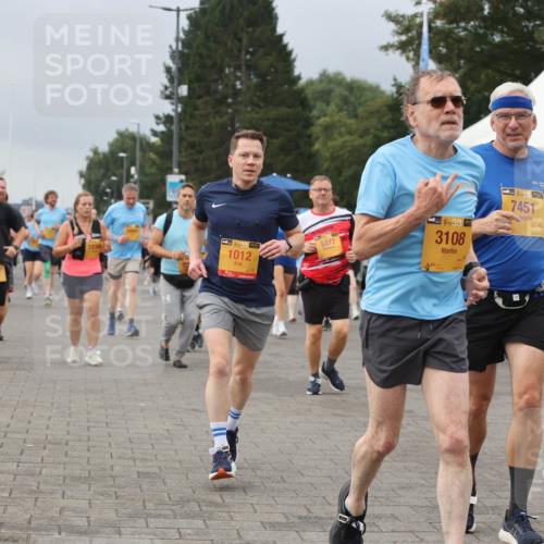 13.09.2026 - Kiel Lauf Andreas Tolksdorf http://msf.ph/oto/10412968 13.09.2026 10:03:32 Kiellinie 38, 1012, 5377, 38, 3108, 7451, 38, 10721, 10 meine-sportfotos.de