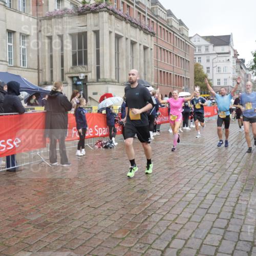 13.09.2026 - Kiel Lauf Yannick Fuchs http://msf.ph/oto/10413061 13.09.2026 10:44:36 Ziel 501, 688, 1751, 2659, 2837, 2920, 3980, 4033, 4243, 4432, 4532, 5420, 5567, 5699, 6194, 6580, 6637, 6711, 7468, 7677, 7701, 7763, 7910, 8536, 8701, 11165, 11347, 11427, 11714, 11851, 11938, 12425, 12569, 12589, 12842, 202, 318, 702, 939, 1242, 1275, 1335, 1377, 1379, 1439, 1839, 1956, 2289, 2545, 2729, 2826, 2873, 3009, 3186, 3469, 3573, 3918, 4422, 5183, 5294, 5599, 5697, 5740, 5778, 5859, 6059, 6229, 6611, 6959, 7250, 7291, 7504, 7534, 1323, 2952, 3591 meine-sportfotos.de