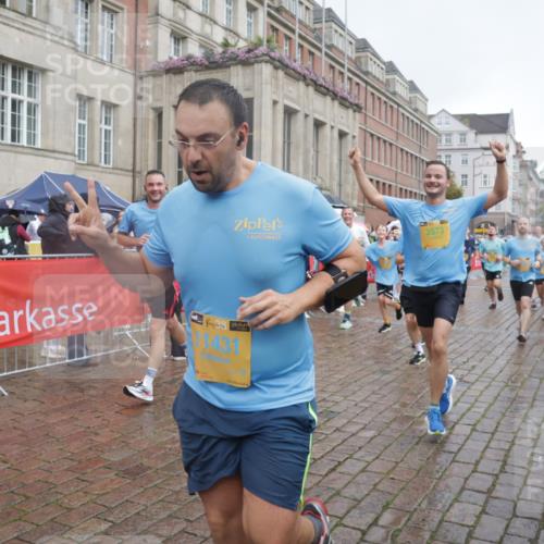 13.09.2026 - Kiel Lauf Yannick Fuchs http://msf.ph/oto/10413104 13.09.2026 10:44:40 Ziel 688, 1357, 1751, 1753, 2488, 2659, 2837, 2920, 3134, 3152, 3282, 4033, 4243, 4432, 4532, 5420, 5567, 5699, 6194, 6580, 6637, 6711, 7122, 7279, 7677, 7701, 7910, 8445, 10082, 11427, 11714, 12105, 12425, 12569, 501, 702, 939, 1242, 1275, 1335, 1377, 1379, 1439, 1839, 2289, 2545, 2729, 2826, 2873, 3009, 3186, 3469, 3573, 3918, 3980, 5183, 5294, 5599, 5697, 5740, 5778, 5859, 6059, 6229, 6611, 6959, 7250, 7291, 7468, 7504, 7534, 7677, 1323, 2952, 3591 meine-sportfotos.de
