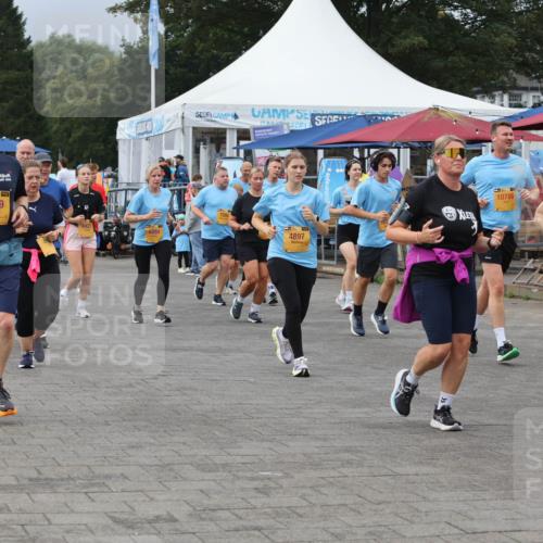 13.09.2026 - Kiel Lauf Andreas Tolksdorf http://msf.ph/oto/10413118 13.09.2026 10:03:45 Kiellinie 8639, 6884, 4897, 10786 meine-sportfotos.de