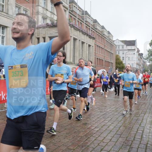 13.09.2026 - Kiel Lauf Yannick Fuchs http://msf.ph/oto/10413124 13.09.2026 10:44:41 Ziel 688, 1357, 1751, 1753, 2488, 2659, 2837, 2920, 3134, 3152, 3282, 4033, 4243, 4432, 4532, 5420, 5567, 5699, 6194, 6580, 6637, 6711, 7122, 7279, 7701, 7910, 8445, 8669, 10082, 11427, 11714, 12105, 12569, 501, 702, 939, 1242, 1275, 1335, 1377, 1379, 1439, 1839, 2289, 2545, 2729, 2826, 2873, 3009, 3186, 3469, 3573, 3918, 3980, 5183, 5294, 5599, 5697, 5699, 5740, 5778, 5859, 6059, 6229, 6611, 6959, 7250, 7291, 7468, 7504, 7534, 7677, 1323, 2952, 3591 meine-sportfotos.de