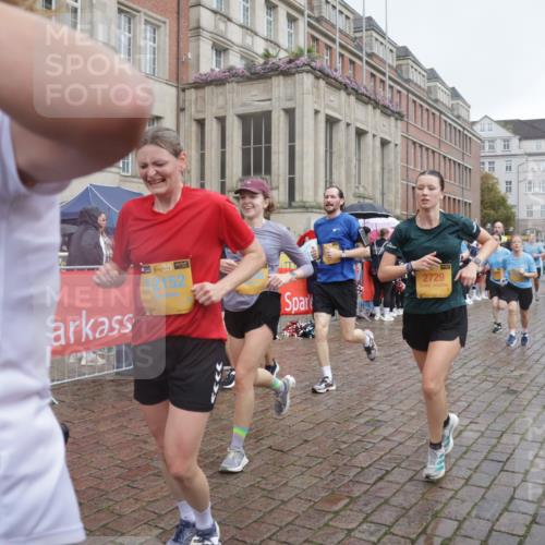 13.09.2026 - Kiel Lauf Yannick Fuchs http://msf.ph/oto/10413181 13.09.2026 10:44:45 Ziel 688, 1357, 1751, 1753, 2189, 2488, 3134, 3152, 3282, 4033, 4432, 4532, 4829, 5420, 5567, 6194, 6580, 6637, 6731, 7122, 7279, 7701, 7910, 8445, 8669, 9326, 10082, 11427, 11714, 11731, 12105, 12569, 12620, 501, 702, 1275, 1335, 1377, 1379, 1439, 1839, 2289, 2545, 2659, 2729, 2826, 2837, 2920, 3009, 3186, 3469, 3918, 3980, 4243, 5183, 5294, 5599, 5697, 5699, 5740, 5778, 5859, 6059, 6229, 6611, 6711, 6959, 7250, 7291, 7468, 7504, 7534, 7677, 1323, 2952, 3591 meine-sportfotos.de