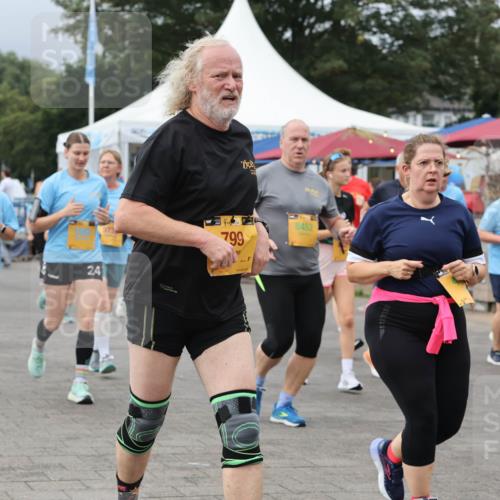 13.09.2026 - Kiel Lauf Andreas Tolksdorf http://msf.ph/oto/10413186 13.09.2026 10:03:48 Kiellinie 4509, 24, 799, 8452, 6884 meine-sportfotos.de