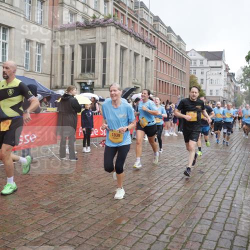13.09.2026 - Kiel Lauf Yannick Fuchs http://msf.ph/oto/10413231 13.09.2026 10:44:48 Ziel 427, 688, 1323, 1357, 1751, 1753, 2189, 2488, 2952, 3134, 3152, 3282, 3591, 4033, 4532, 4829, 5420, 5567, 6580, 6731, 7122, 7279, 7701, 7910, 8445, 8669, 9326, 10082, 10572, 11714, 11731, 12105, 12240, 12543, 12569, 12620, 501, 702, 1275, 1335, 1377, 1379, 1439, 1839, 2289, 2545, 2659, 2826, 2837, 2920, 3009, 3186, 3469, 3980, 4243, 4432, 5183, 5294, 5567, 5599, 5697, 5699, 5740, 5778, 5859, 6194, 6229, 6611, 6637, 6711, 6959, 7250, 7291, 7468, 7504, 7677 meine-sportfotos.de